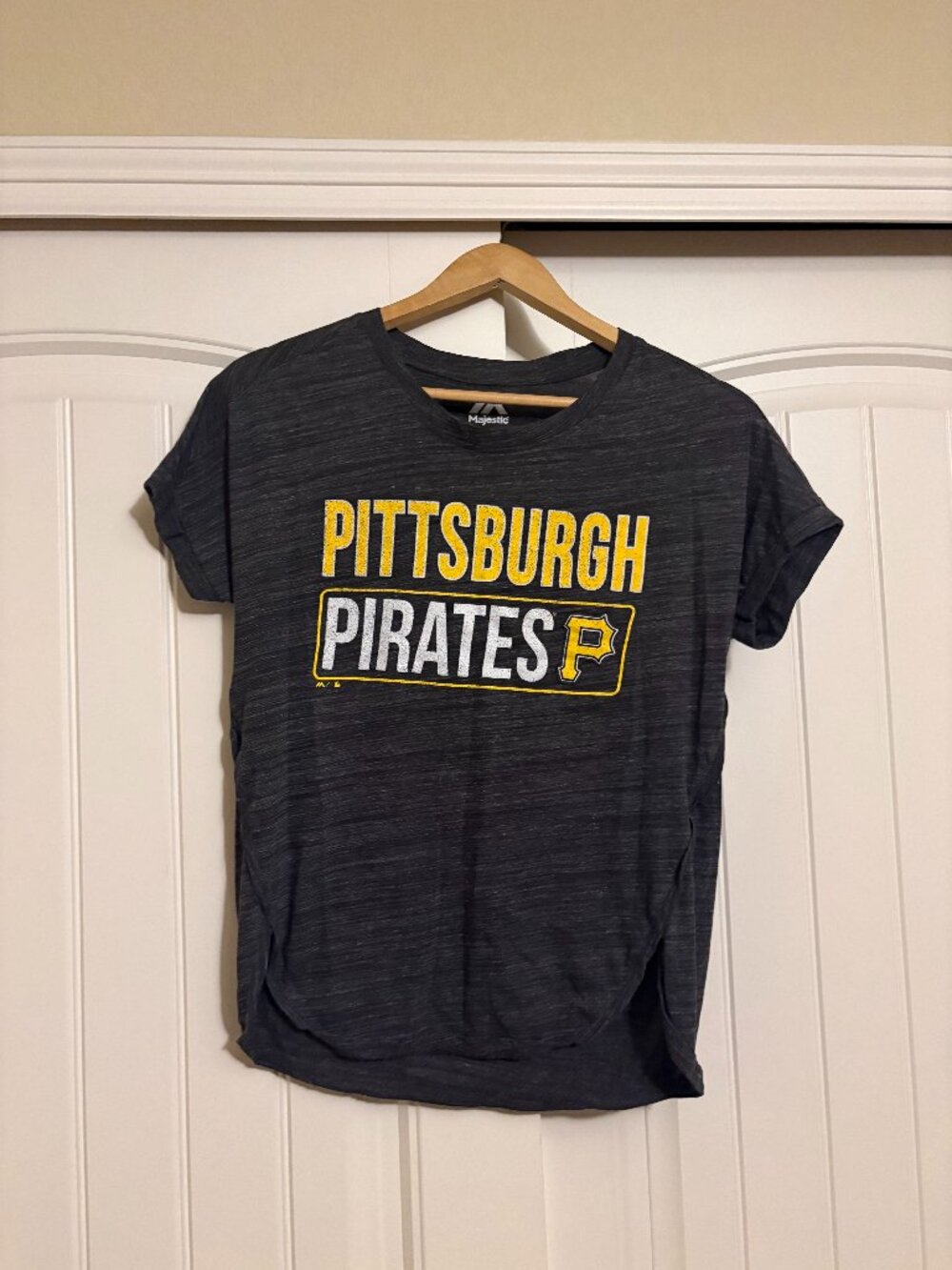 Pittsburgh Pirates T Shirt Majestic Dark Grey Short Sleeve Women's Small Crew